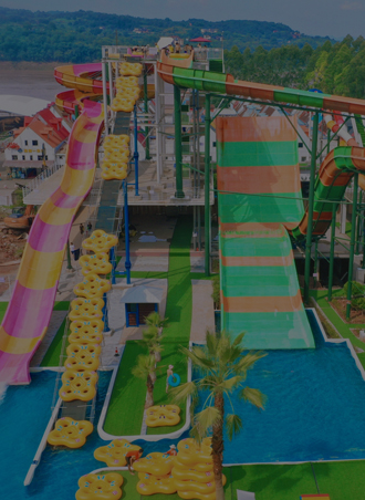 水滑梯使用現(xiàn)場(chǎng)
